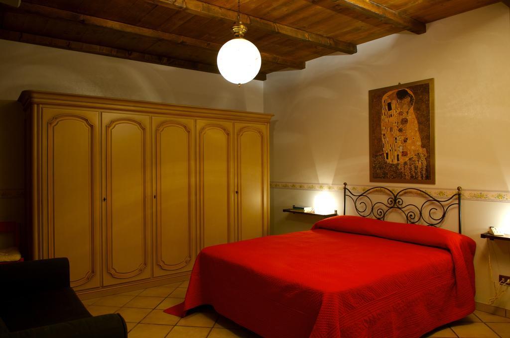 La Colonna Bed and Breakfast Montelanico Habitación foto