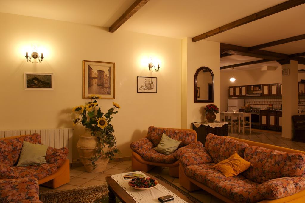La Colonna Bed and Breakfast Montelanico Exterior foto